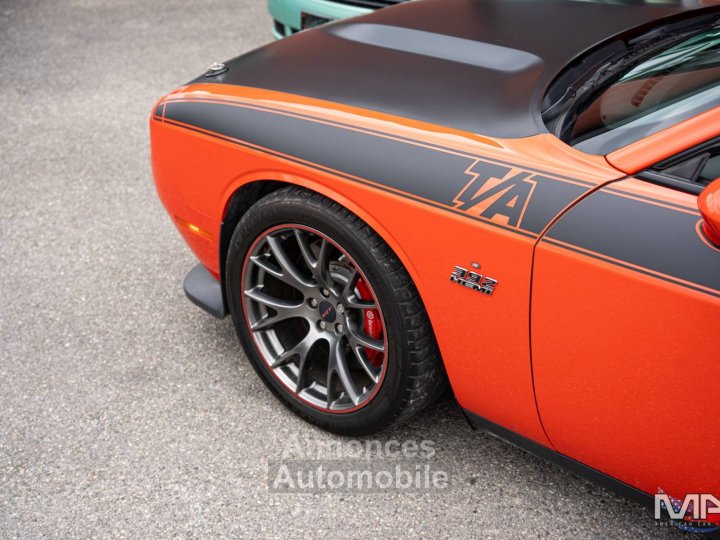 Dodge Challenger 64 V8 SRT Trans America / Clean Carfax - 28