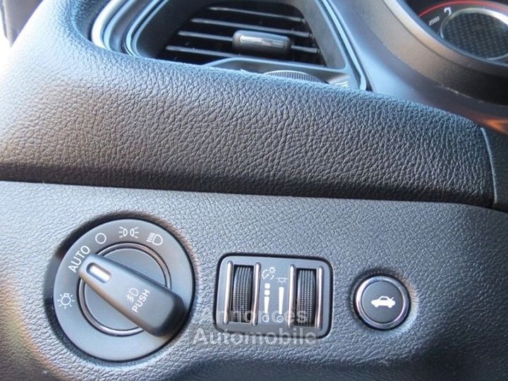 Dodge Challenger R-T 57 Jantes 20' Feux automatique r&eacute;gulateur de vitesse - 9