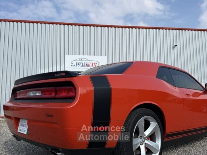 Dodge Challenger SRT8 61L - 30
