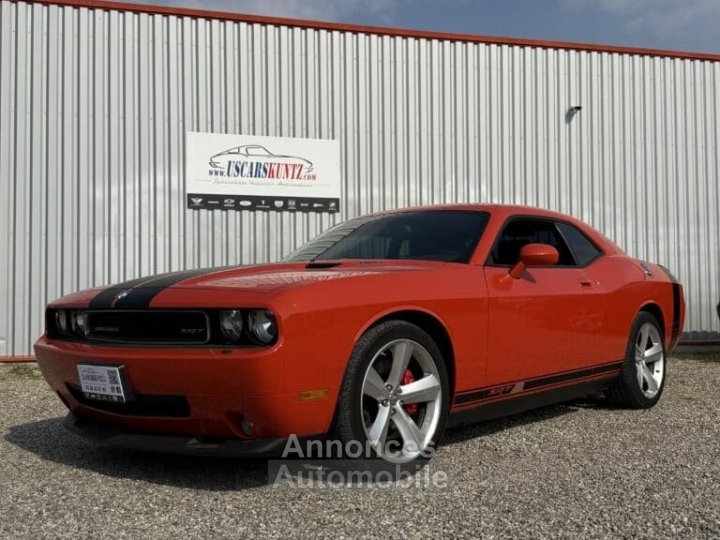 Dodge Challenger SRT8 61L - 35