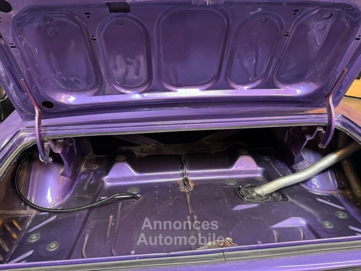 Dodge Challenger 1970 V8 383ci Plum Crazy - 10