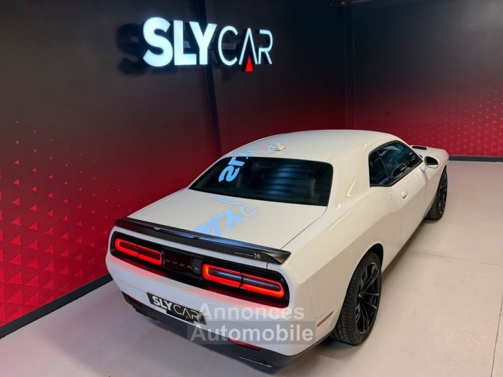 Dodge Challenger R-T Scat Pack 64L V8 - 12