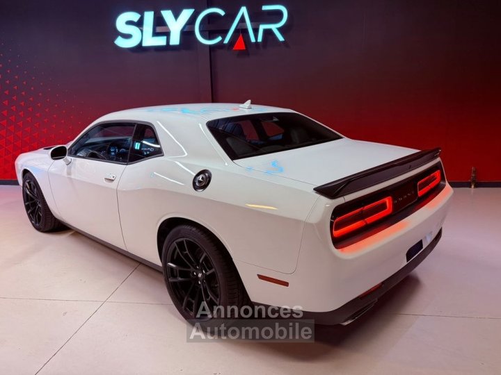Dodge Challenger R-T Scat Pack 64L V8 - 15