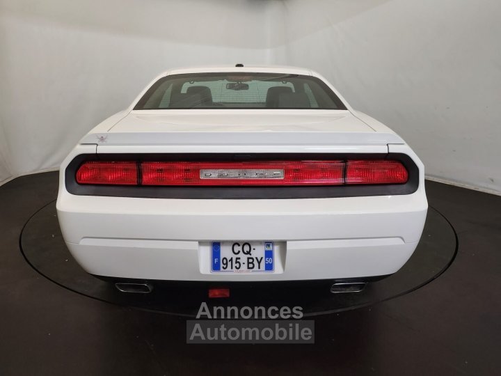 Dodge Challenger RT - 12