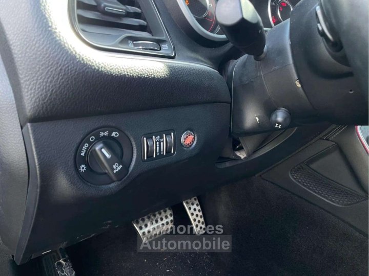 Dodge Challenger 36 V6 * Bo&icirc;te Automatique * Cam&eacute;ra * Cuir * Si&egrave;ges Chauffants/Ventil&eacute;s * Toit Ouvrant - 14