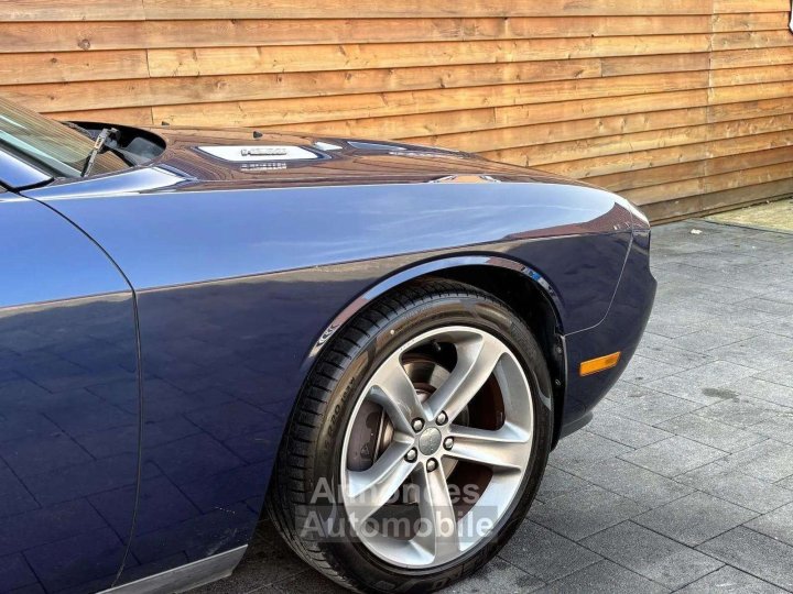 Dodge Challenger R/T * 57 V8 HEMI * Bo&icirc;te Automatique * Cuir * Cam&eacute;ra * &Eacute;chappement Sport * Pack Sport - 24