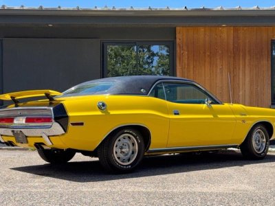 Dodge Challenger R/T 440 Magnum - 4