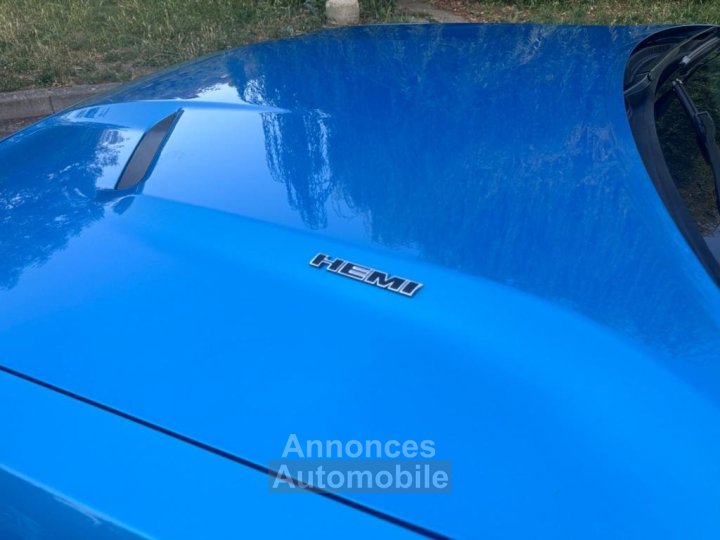 Dodge Challenger R/T V8 57 HEMI - 19