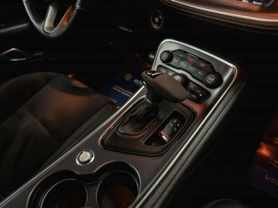 Dodge Challenger 57 V8 R/T * NAP * Pack SRT * H&amp;K * R20   - 18