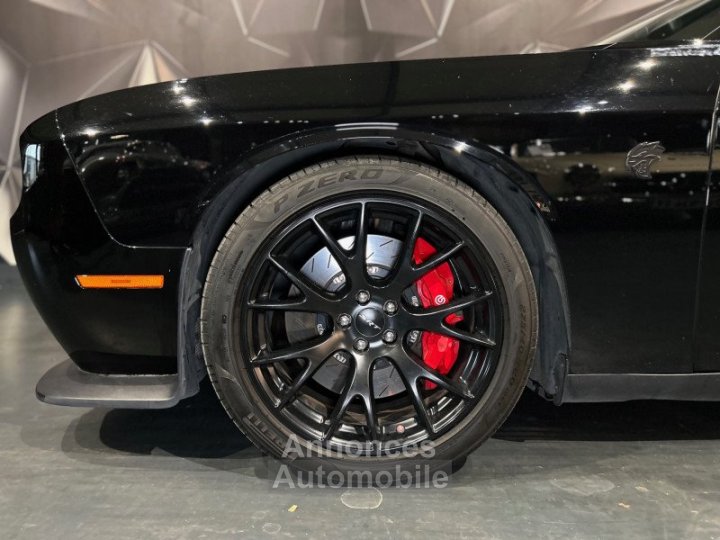 Dodge Challenger 62 V8 707 CH - 18