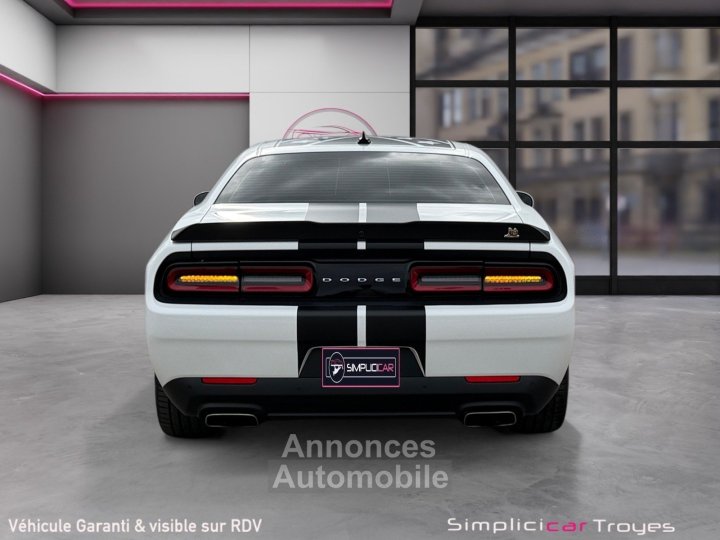 Dodge Challenger R/T SCAT PACK SHAKER - 6