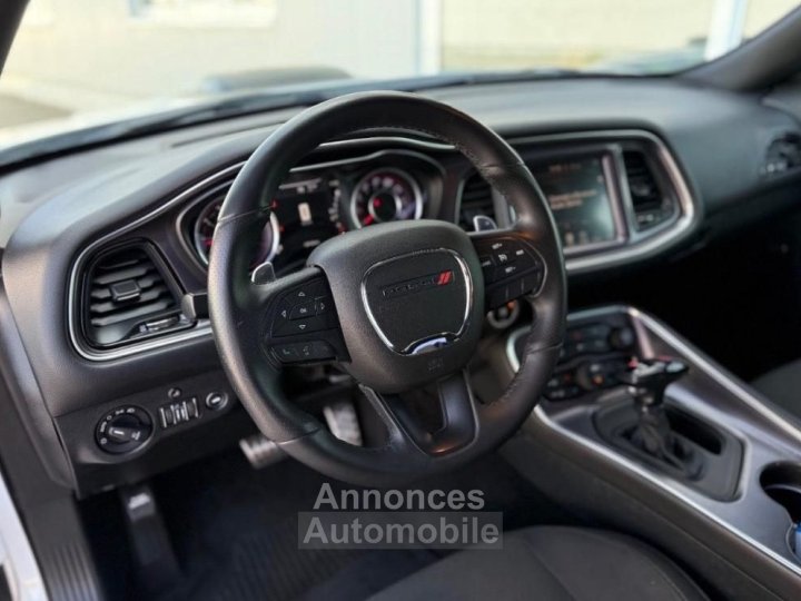 Dodge Challenger SHAKER V8 57 377cv Cam&eacute;ra de recul Pack son ALPINE - 14
