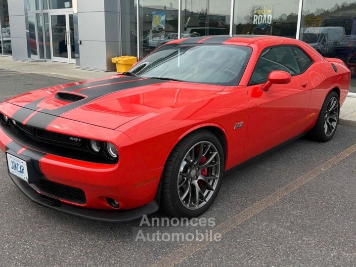 Dodge Challenger srt 2017 - 1