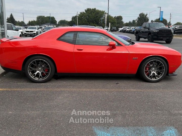 Dodge Challenger srt 2017 - 3