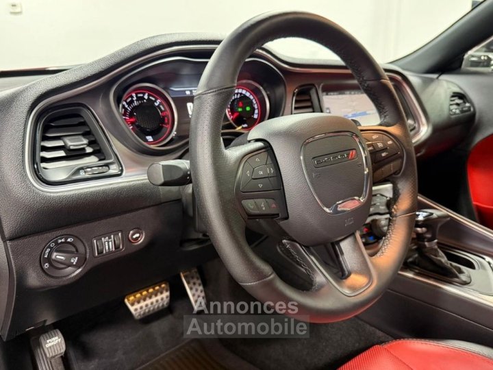 Dodge Challenger Scatpack 64 - 11