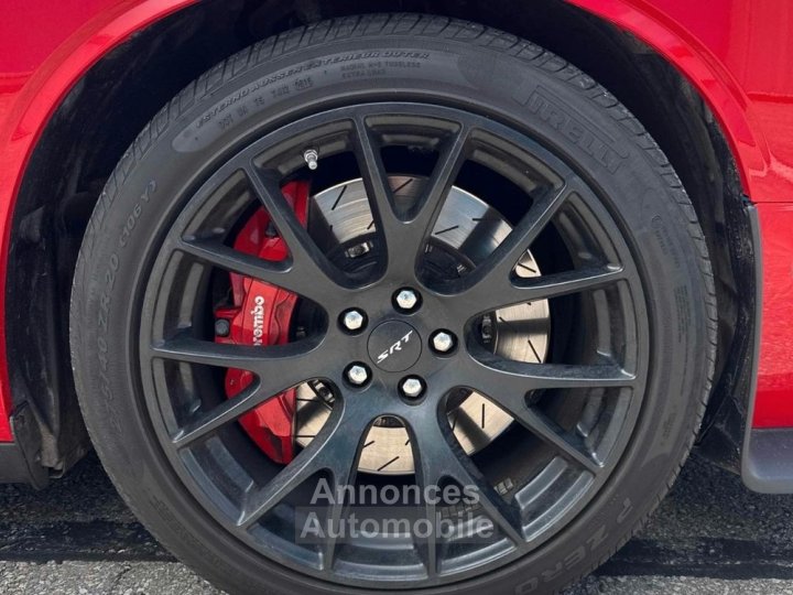 Dodge Challenger HELLCAT - 8