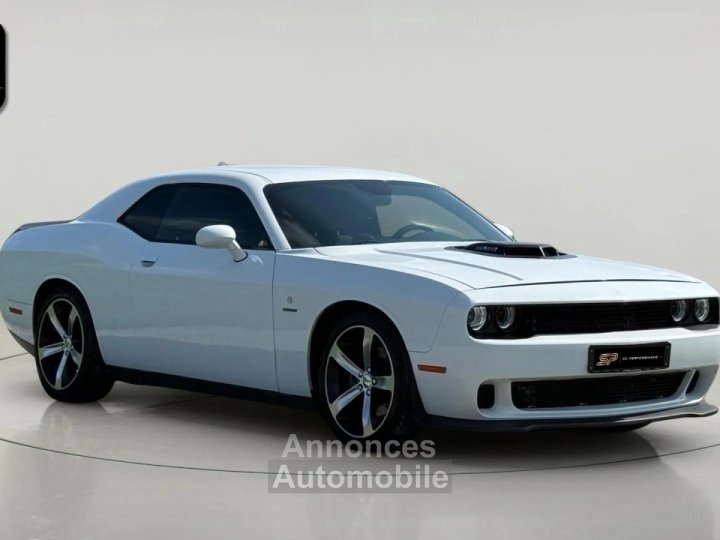 Dodge Challenger 57 V8 HEMI 377 ch * Bo&icirc;te Auto * Cam&eacute;ra de Recul * Bi-X&eacute;non * Si&egrave;ges Chauffants * Sonorit&eacute; V8 - 1