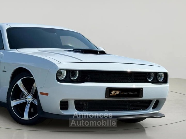 Dodge Challenger 57 V8 HEMI 377 ch * Bo&icirc;te Auto * Cam&eacute;ra de Recul * Bi-X&eacute;non * Si&egrave;ges Chauffants * Sonorit&eacute; V8 - 2