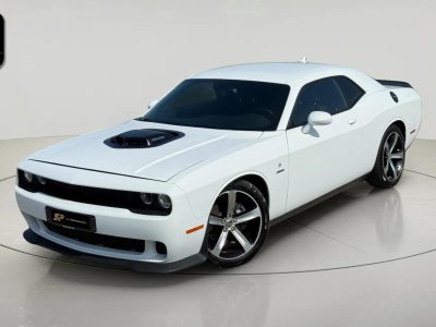 Dodge Challenger 57 V8 HEMI 377 ch * Bo&icirc;te Auto * Cam&eacute;ra de Recul * Bi-X&eacute;non * Si&egrave;ges Chauffants * Sonorit&eacute; V8   - 4