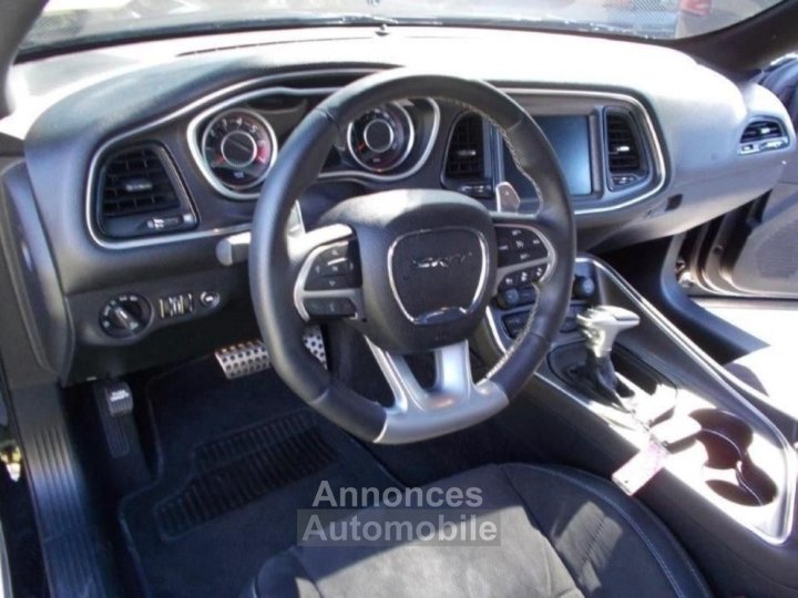 Dodge Challenger SRT 392 64 V8 HEMI - 7