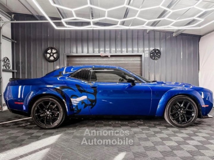 Dodge Challenger V6 36 L, carrosserie large (Widebody) - 6