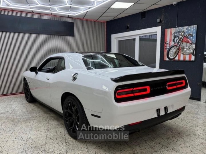 Dodge Challenger R-T Night Edition V8 57 HEMI - 4