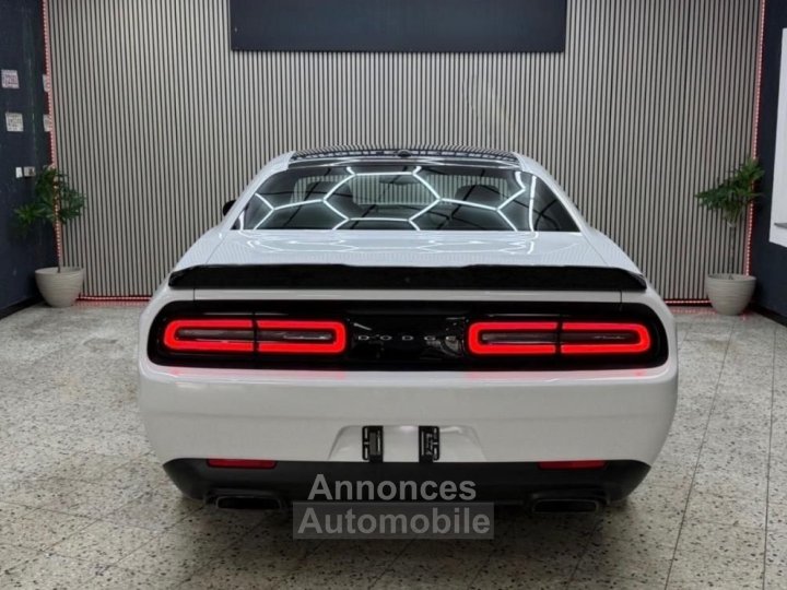 Dodge Challenger R-T Night Edition V8 57 HEMI - 5