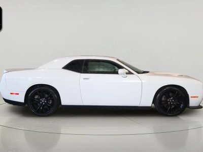 Dodge Challenger R/T HEMI V8 57 373 CH * AUTOMATIQUE * CARPLAY * CAM&Eacute;RA * D&Eacute;MARRAGE &Agrave; DISTANCE   - 4