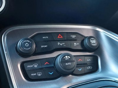 Dodge Challenger R/T HEMI V8 57 373 CH * AUTOMATIQUE * CARPLAY * CAM&Eacute;RA * D&Eacute;MARRAGE &Agrave; DISTANCE   - 9