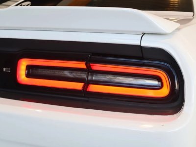 Dodge Challenger R/T HEMI V8 57 373 CH * AUTOMATIQUE * CARPLAY * CAM&Eacute;RA * D&Eacute;MARRAGE &Agrave; DISTANCE   - 18