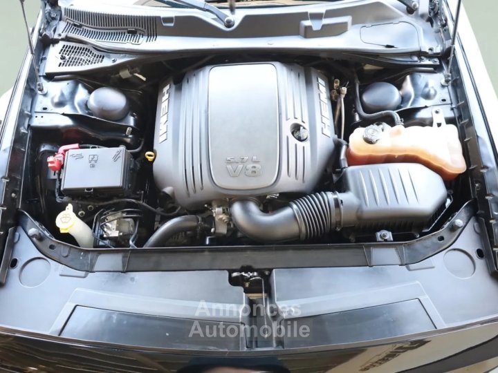 Dodge Challenger * R/T V8 57 377 CH * AUTOMATIQUE * CUIR * SI&Egrave;GES CHAUFFANTS * CAM&Eacute;RA - 6