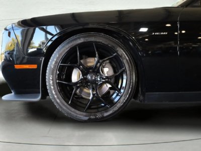 Dodge Challenger * R/T V8 57 377 CH * AUTOMATIQUE * CUIR * SI&Egrave;GES CHAUFFANTS * CAM&Eacute;RA   - 10