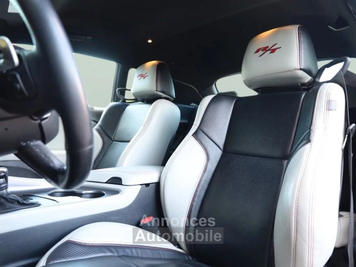 Dodge Challenger * R/T V8 57 377 CH * AUTOMATIQUE * CUIR * SI&Egrave;GES CHAUFFANTS * CAM&Eacute;RA - 16