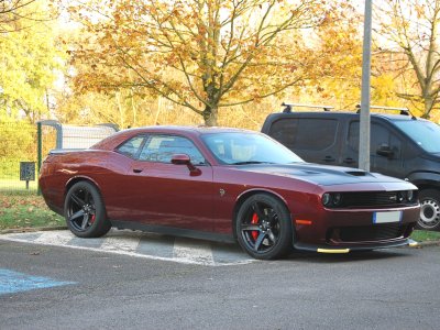 Dodge Challenger hellcat 62 supercharged   - 2