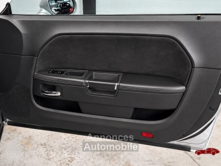 Dodge Challenger SRT8 61 Hemi SRT8 61 Hemi - 16