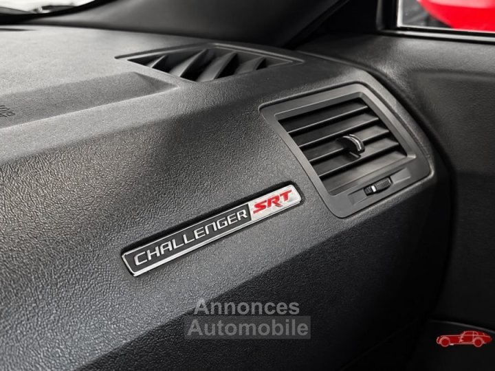 Dodge Challenger SRT8 61 Hemi SRT8 61 Hemi - 23